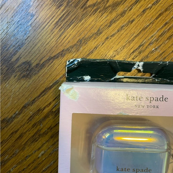Brand New Kate Spade AirPods (3rd generation) case - Picture 2 of 3